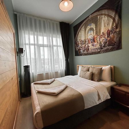Waterfront Apartment By The Tram - Terrace With Dome & Golden Horn View In Fatih イスタンブール エクステリア 写真