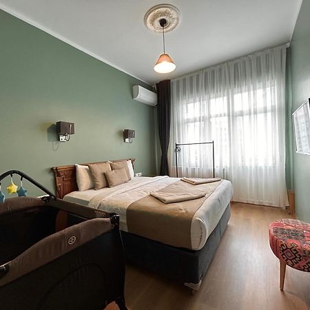 Waterfront Apartment By The Tram - Terrace With Dome & Golden Horn View In Fatih イスタンブール エクステリア 写真