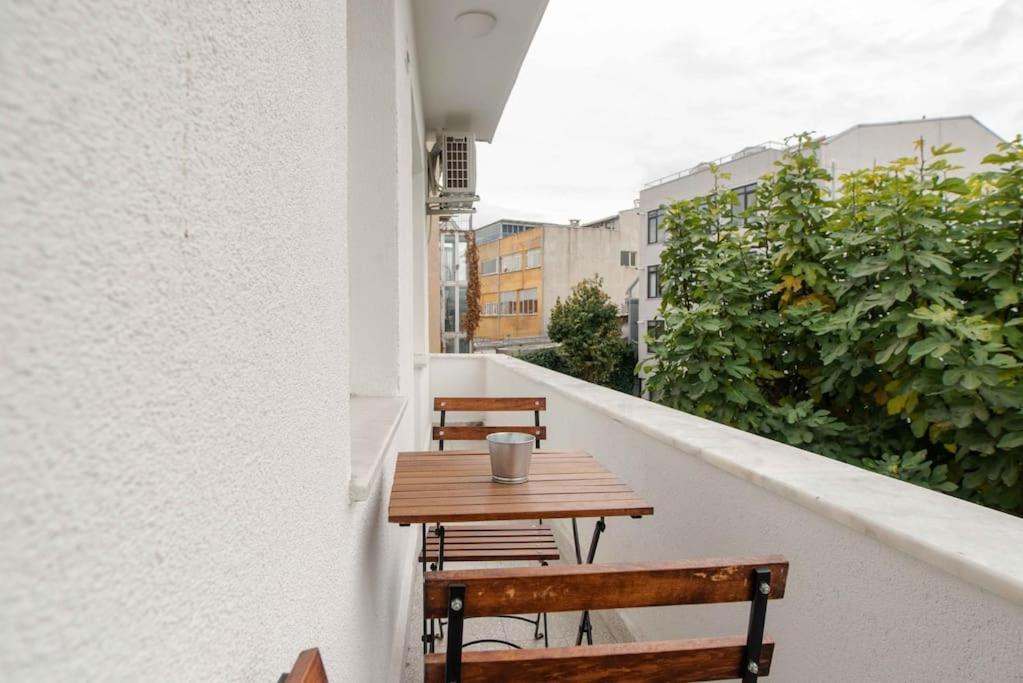 Waterfront Apartment By The Tram - Terrace With Dome & Golden Horn View In Fatih イスタンブール エクステリア 写真