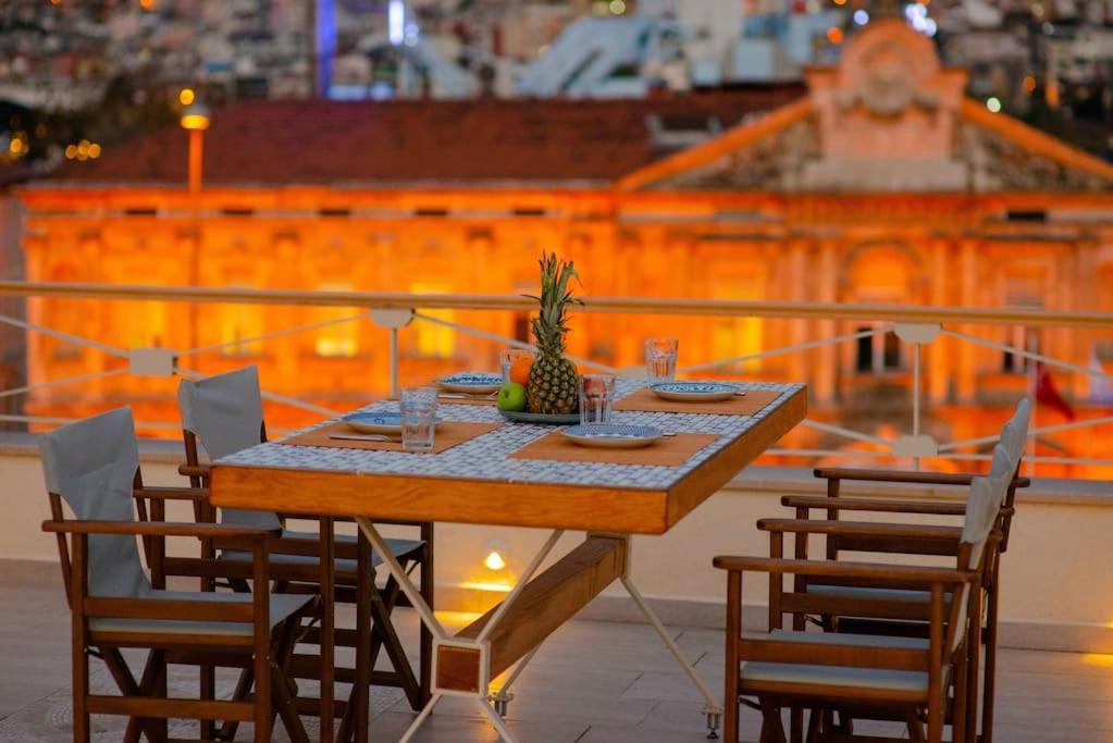 Waterfront Apartment By The Tram - Terrace With Dome & Golden Horn View In Fatih イスタンブール エクステリア 写真