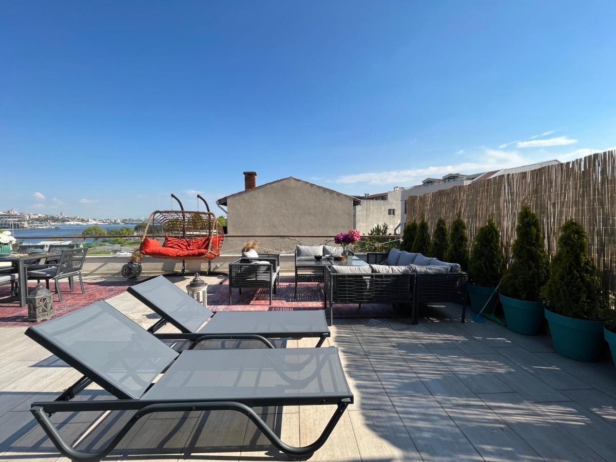 Waterfront Apartment By The Tram - Terrace With Dome & Golden Horn View In Fatih イスタンブール エクステリア 写真