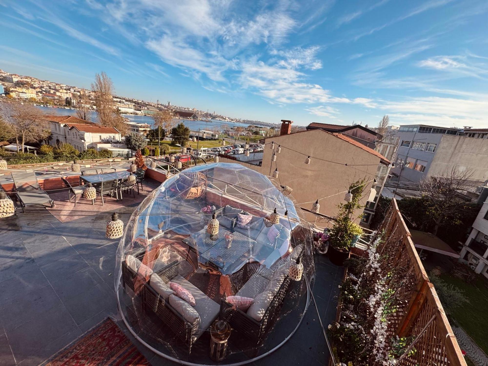 Waterfront Apartment By The Tram - Terrace With Dome & Golden Horn View In Fatih イスタンブール エクステリア 写真