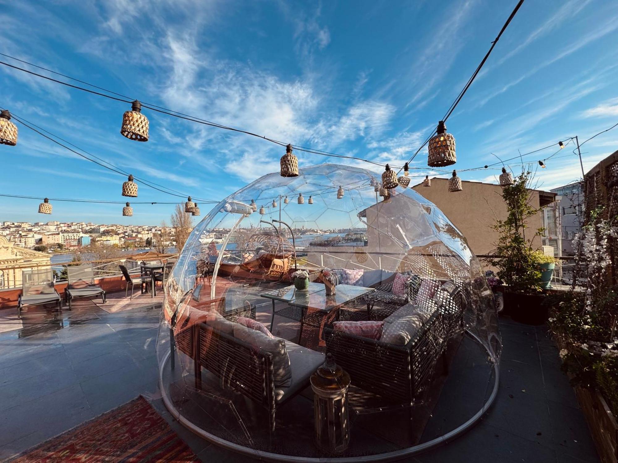 Waterfront Apartment By The Tram - Terrace With Dome & Golden Horn View In Fatih イスタンブール エクステリア 写真