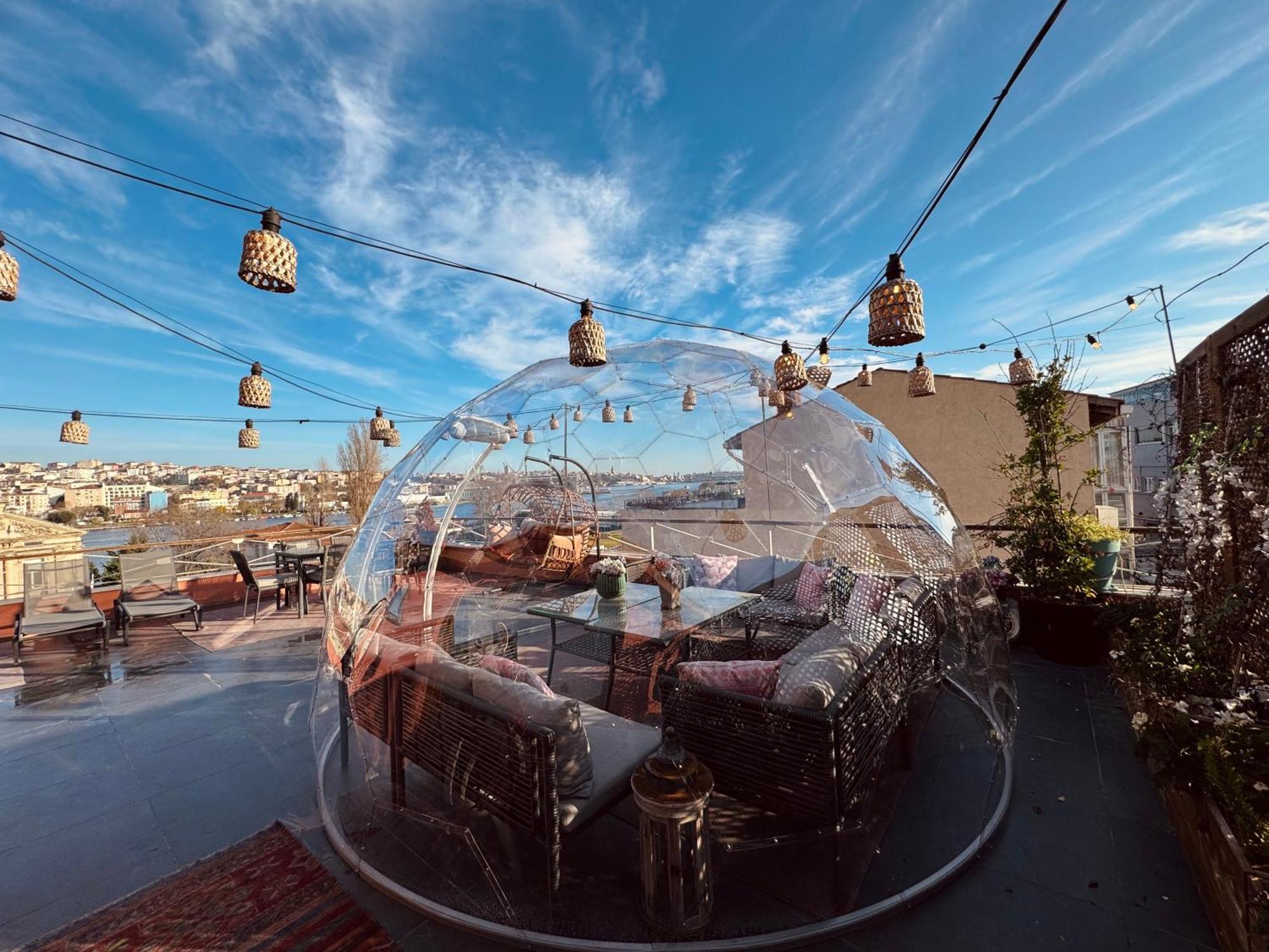 Waterfront Apartment By The Tram - Terrace With Dome & Golden Horn View In Fatih イスタンブール エクステリア 写真