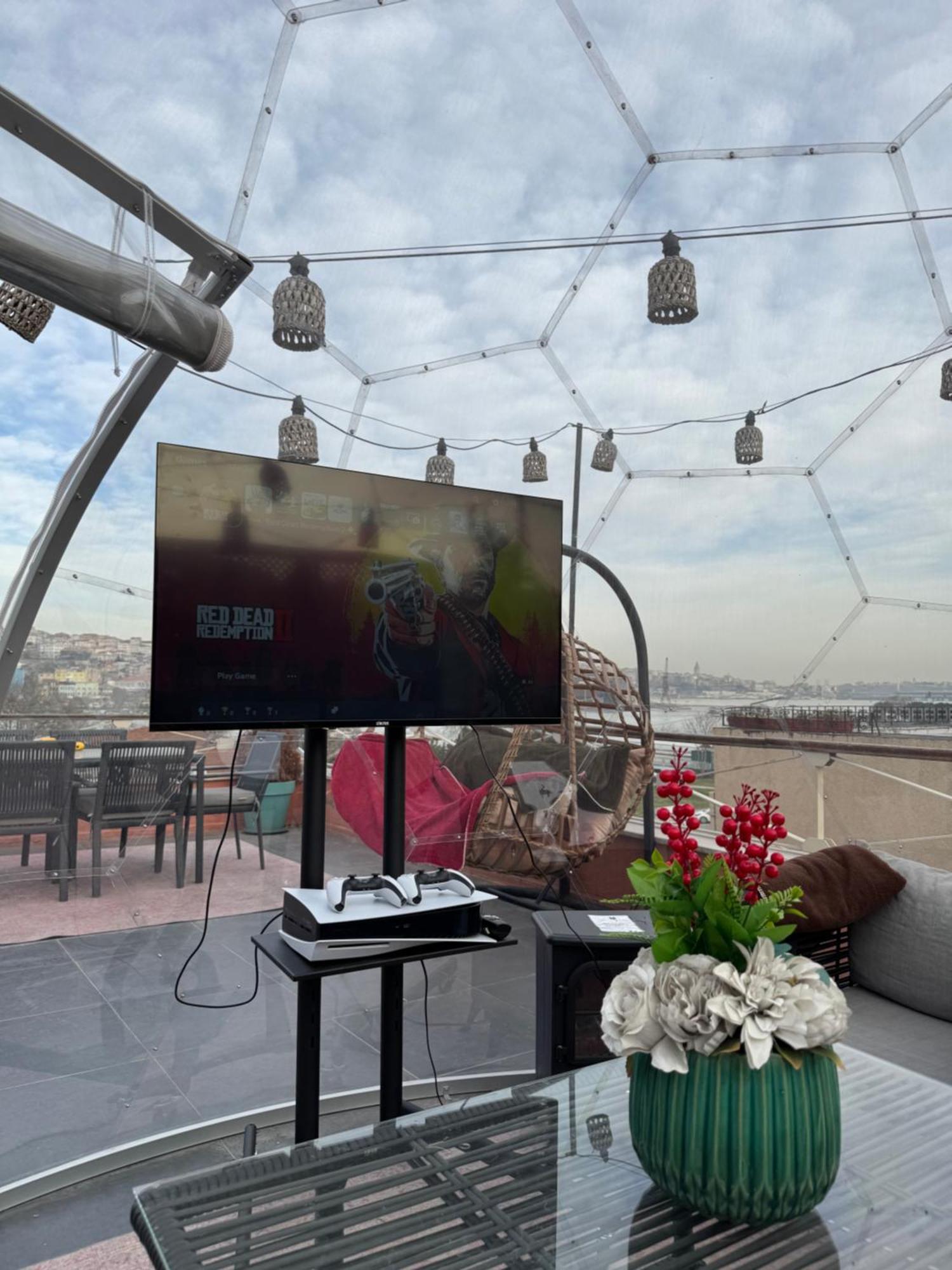 Waterfront Apartment By The Tram - Terrace With Dome & Golden Horn View In Fatih イスタンブール エクステリア 写真
